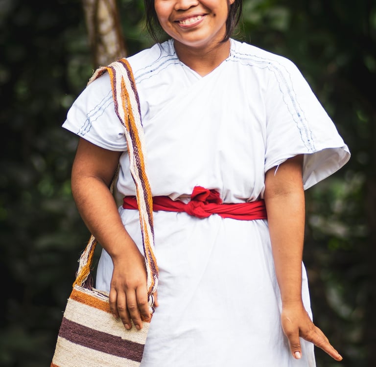 Mujeres tejedoras wiwa de la sierra nevada de santa marta
