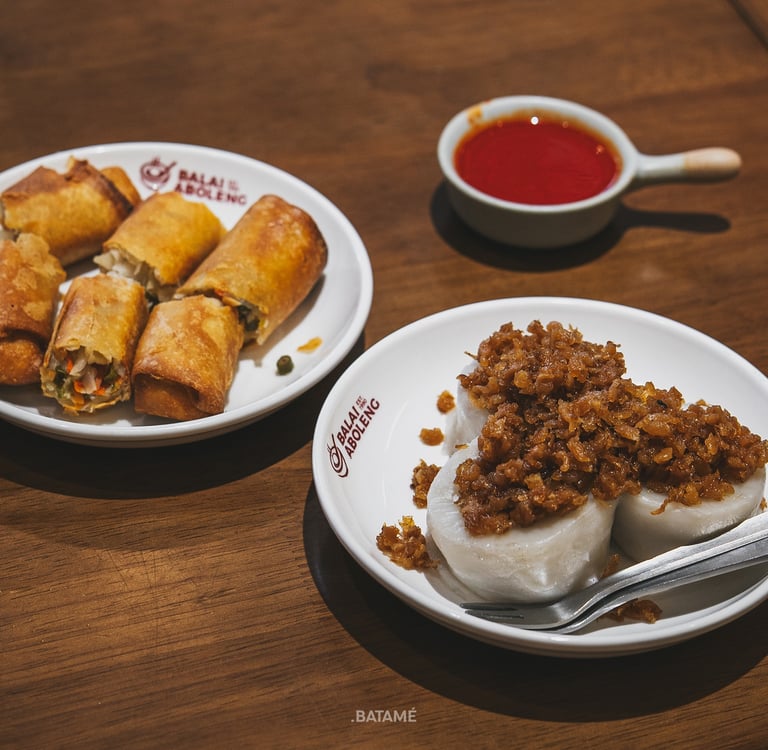 a Bowl of fried Popiah and Cue Pan in Balai Aboleng Batam