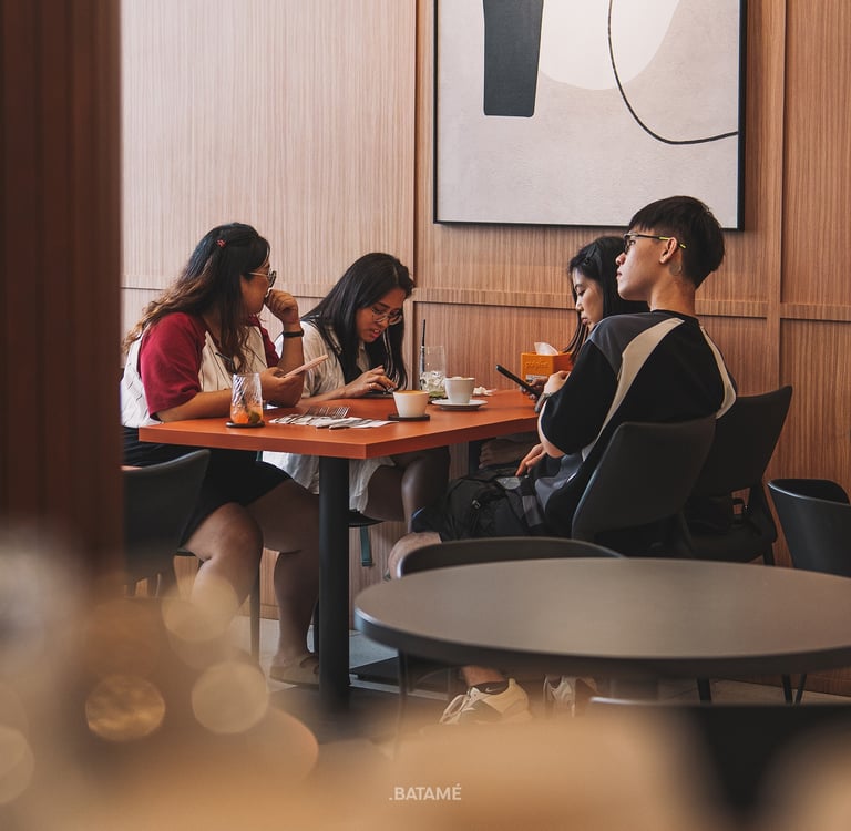 Crowds having lunch at SOI Brunch Batam
