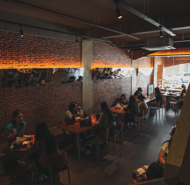 crowds having lunch at Joyi Bakes Batam