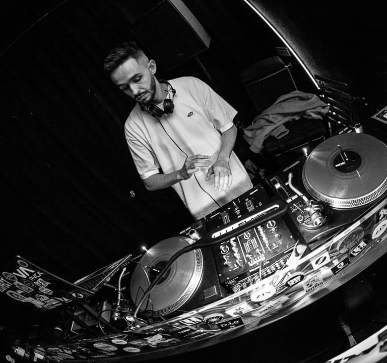 DJ WELK tocando em festa privada no Porto