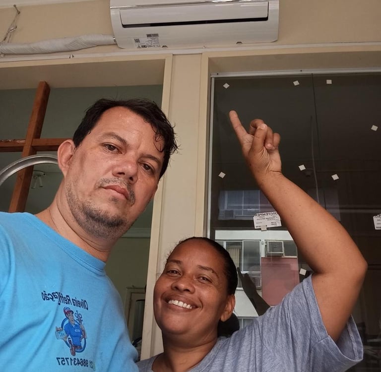 técnico ar-condicionado consertado