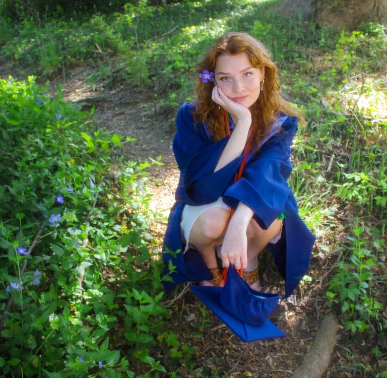 creative senior session for mary washington college graduate at maymont park, richmond va