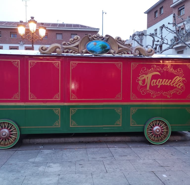 taquilla construida y pintada a medida alquiler y construccion de taquillas personalizadas