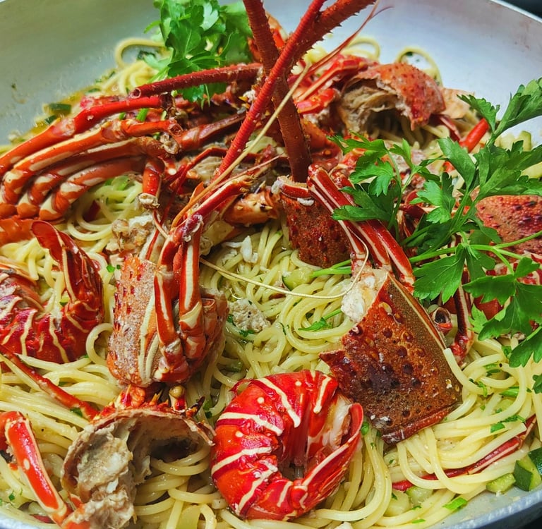 Ristorante a Maio Capo Verde con piatti di pesce fresco e cucina locale