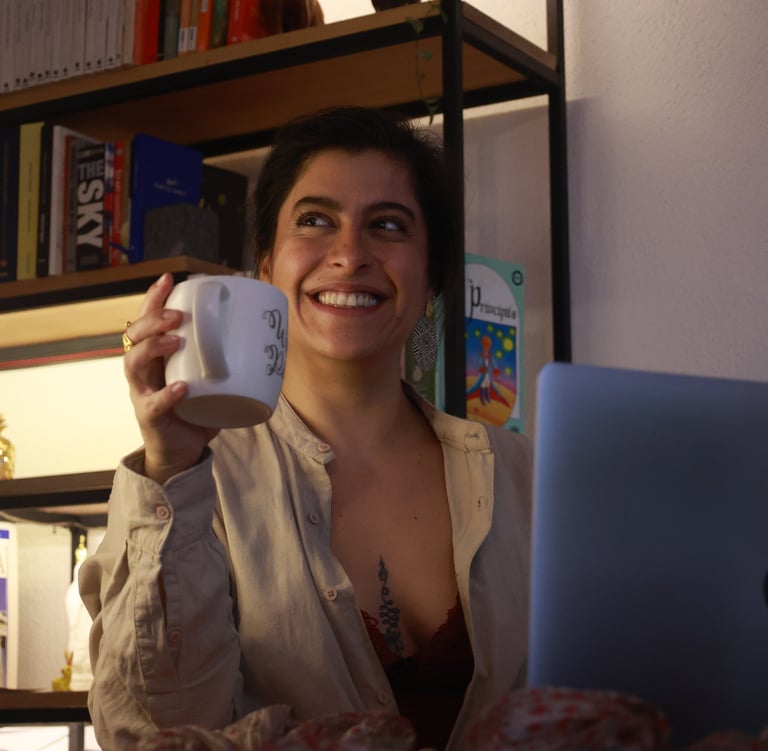 Conoce a Ale Contreras – Estratega digital con inteligencia artificial