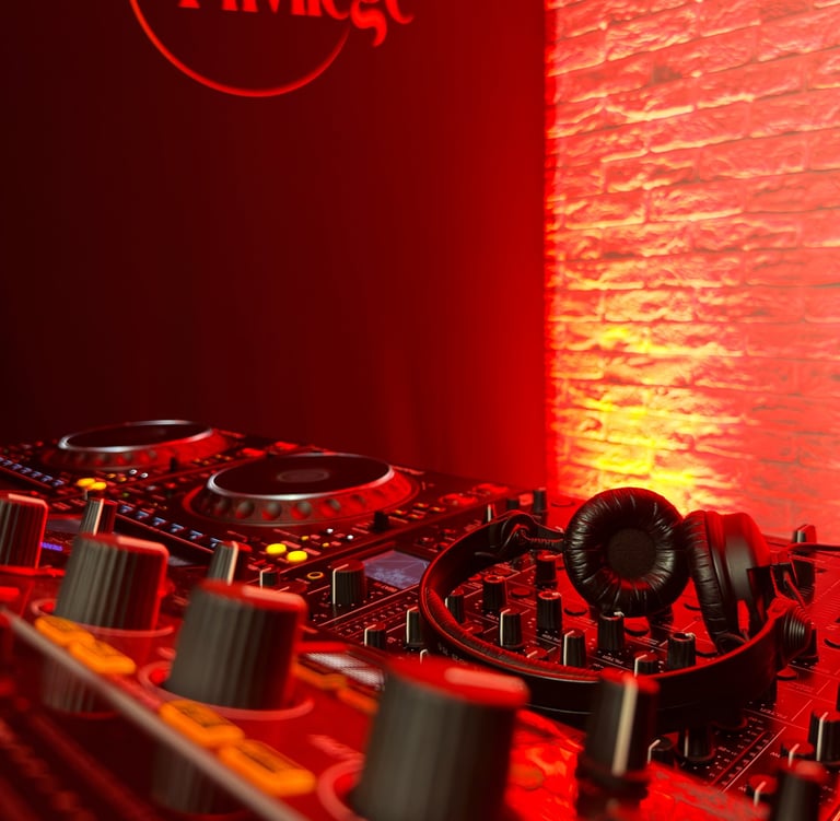 Studio profesional Privilege cu 4 Pioneer CDJ-3000, mixer Pioneer DJM-A9 sau Allen & Heath Xone:96, 