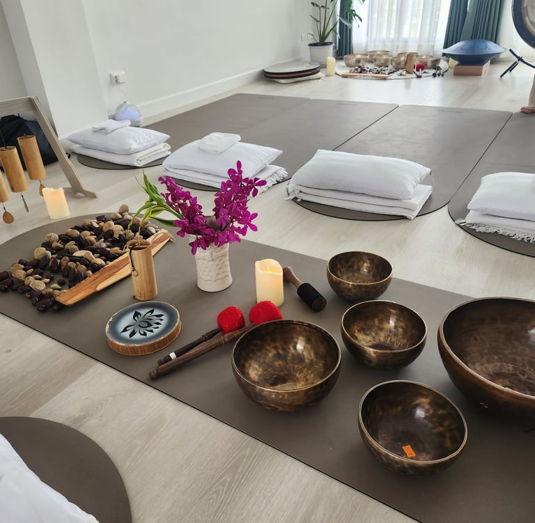 Klangbad mit klangschalen