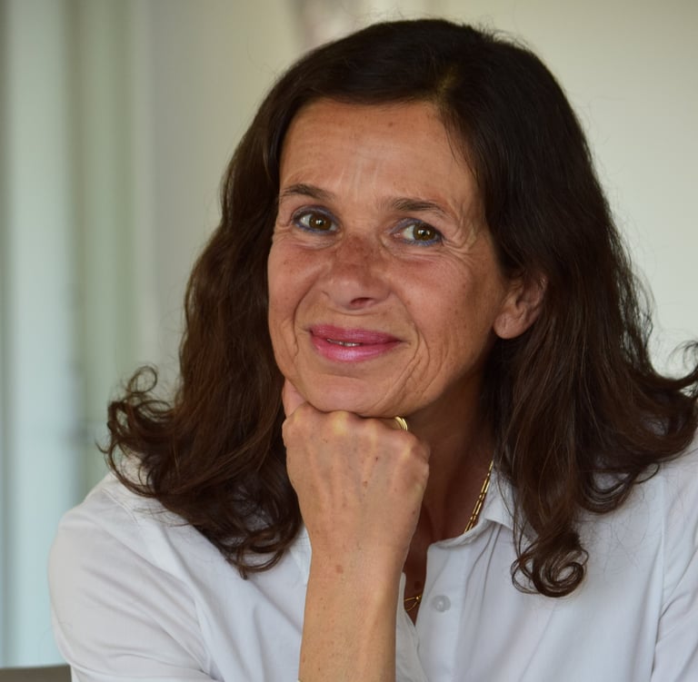 Dominique Romeyer, hypnothérapeute et comportementaliste alimentaire dans le Var, spécialisée dans l