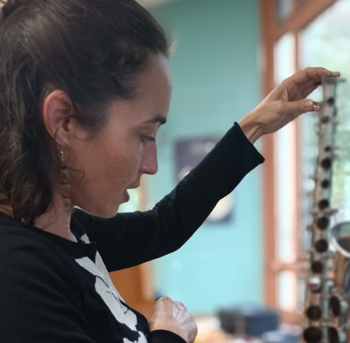 Photo de Océane Chotard avec son saxophone
