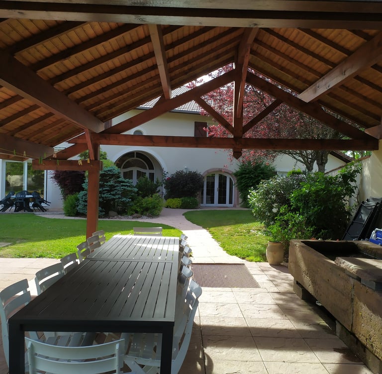 Auvent avec table et chaises