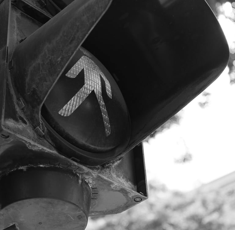Green light in black and white, Andrássy út, Budapest