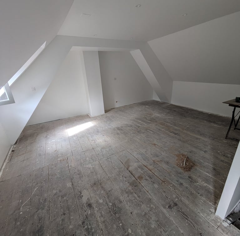 Rénovation cuisine Cazères, chambre et parquet bois