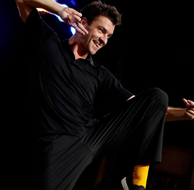 Spectacle, théâtre - Photo Dong phan -4- AU NOM DU PERE, DU FILS ET DE JACKIE CHAN - ARTEPHILE OFF 2