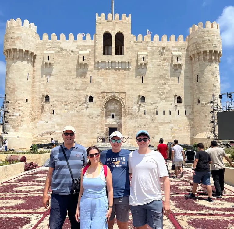 Ciudadela de  Qaitbay ,Alejandría, viaje a Egipto con Hadi, guía que habla español y portugués,organizada por ViajaEgipto