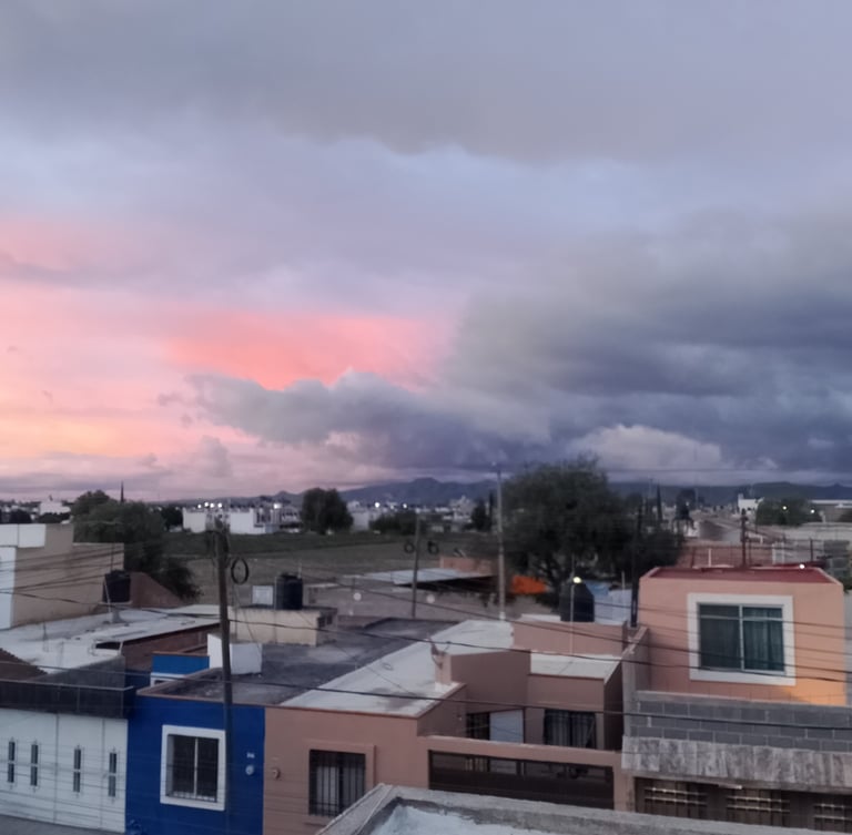 Atardecer en San Luis Potosí. Una mirada desde la colonia donde típico potosino vive
