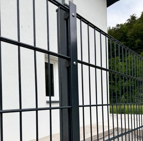 drvometal, drvo metal, nameštaj, police, stolovi, stolice, ograde, ograda, kapija