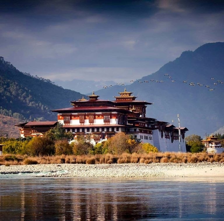 The_Majestic_Punakha_Dzong_with_Glacial_Water_in_the_Front