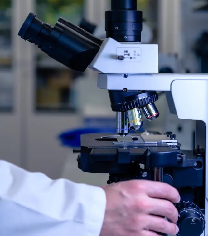 Installation de matériel de laboratoire après un transport sécurisé