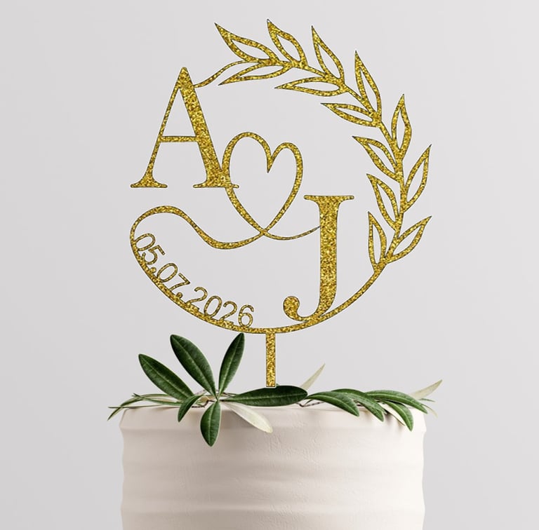 TBD004 - Initials & Heart Topper Wreath £8