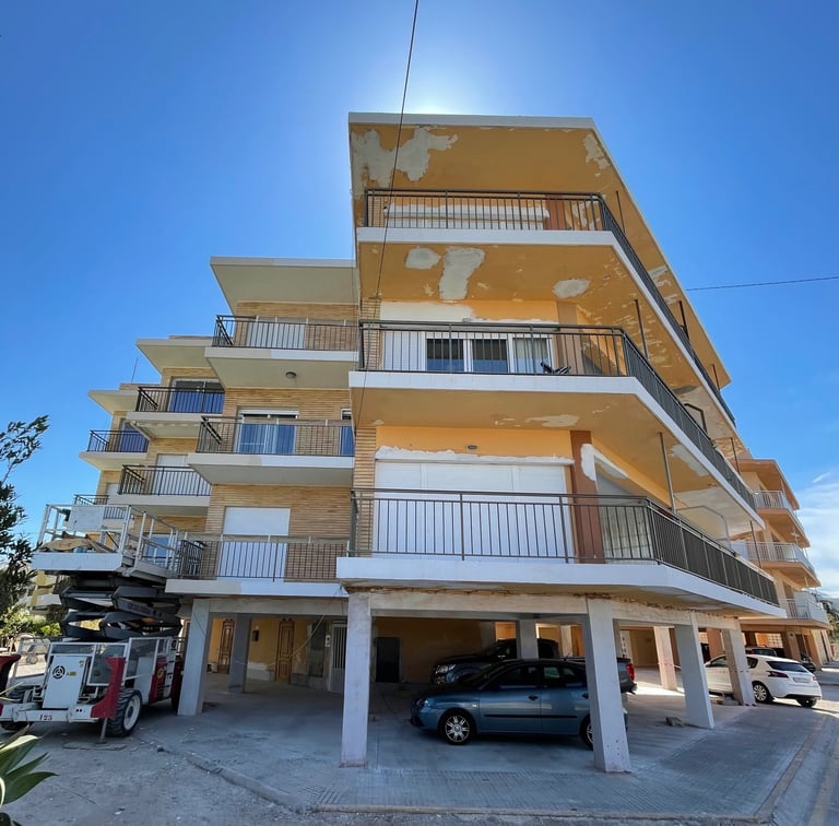Rehabilitación de fachada con pintura de alta calidad en Denia y alrededores