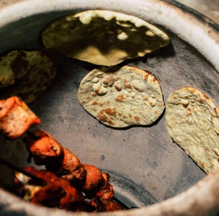 four tandoori du restaurant