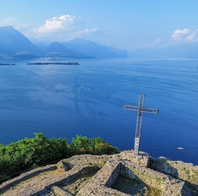 foto con drone del lago di garda - foto per affitti brevi