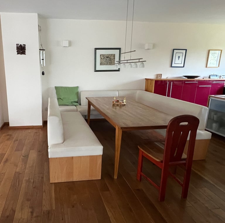 großzügiger Essbereich