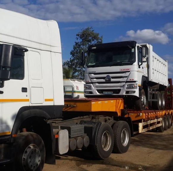 lowbed vehicle transportation