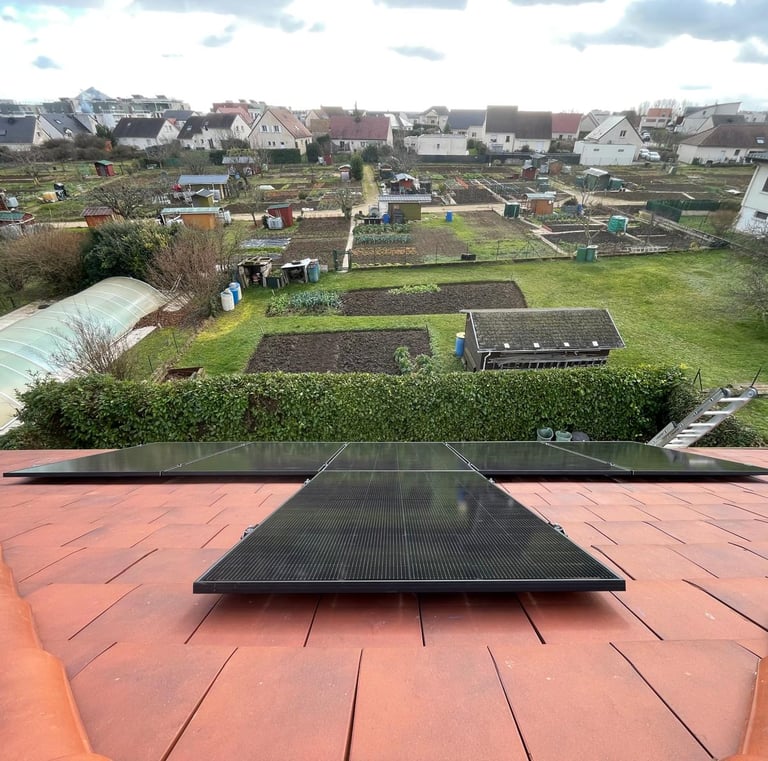 Installation de panneaux photovoltaïques réalisée par la société ALSUN ENERGY