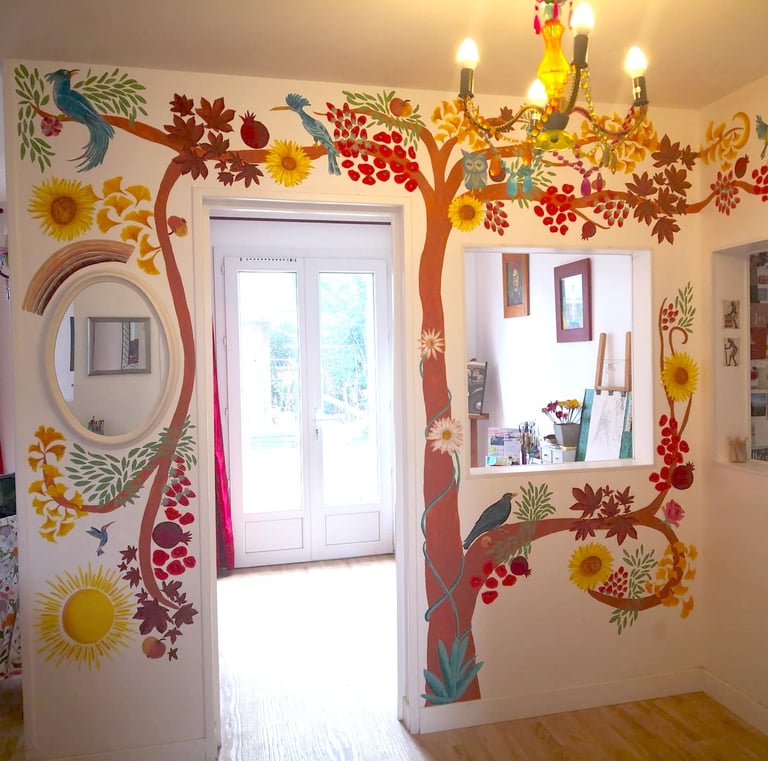 Fresque arbre de vie peint sur mur salon déco intérieure Marie Hardy Mondeville Calvados Normandie