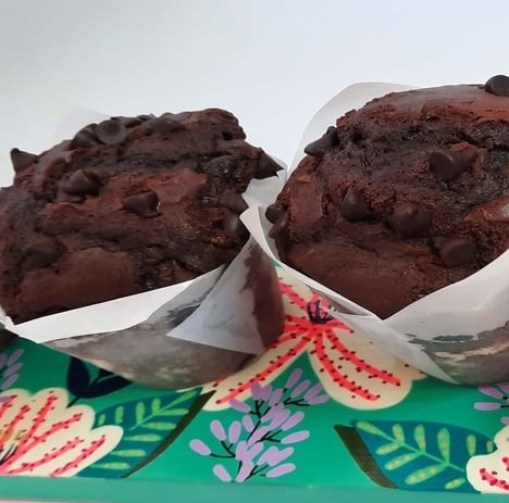 Mufin de chocolate con chips