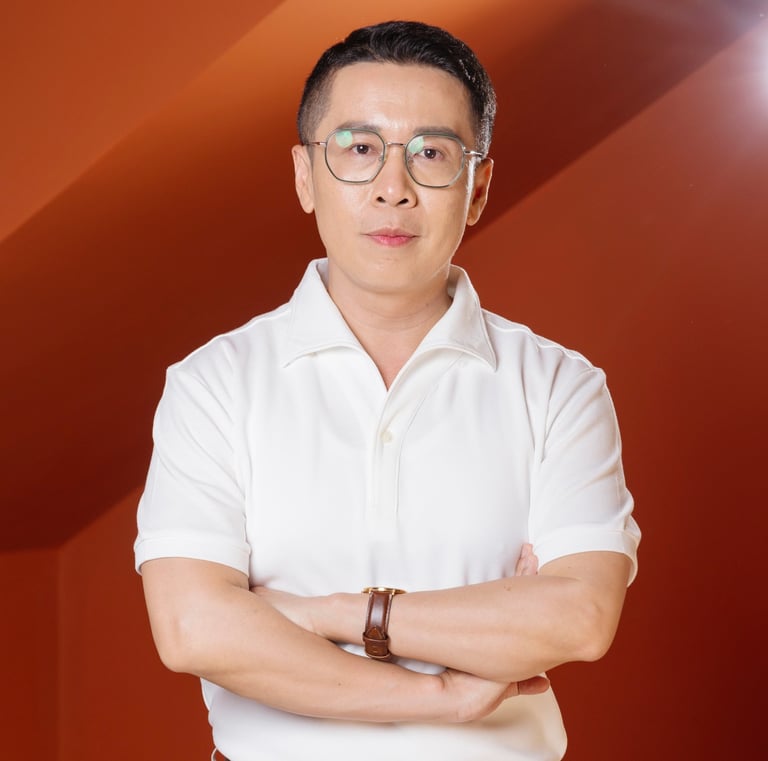 Nhà văn diễn giả phạm mình mẫn giảng viên dạy giọng nói và giao tiếp