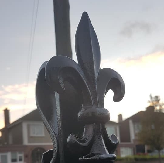 Spear top