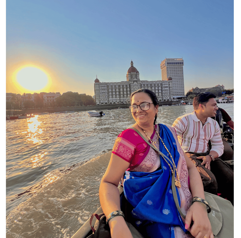 a woman in a sari sari sari sari sari sari