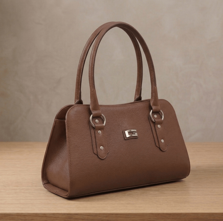 Cartera de cuero color café claro