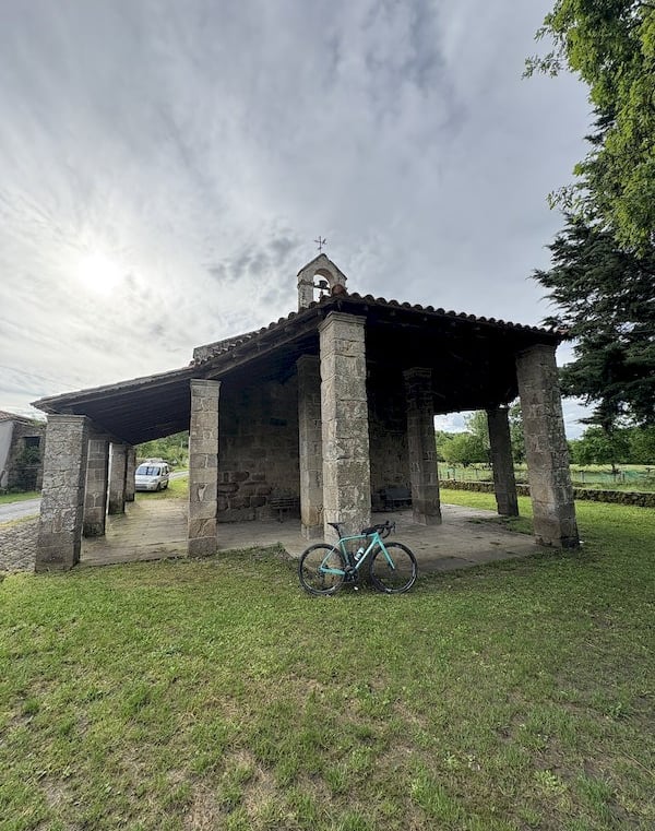 Río Sil Río Miño Río Cabe ribeira sacra gravel alquiler rent bikepacking