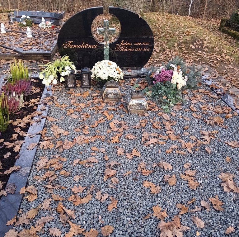 Julius 1922-2010 Aldona 1928-2011