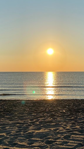 UN TRAMONTO SPETTACOLARE ALLO SCALO DEI SARACENI