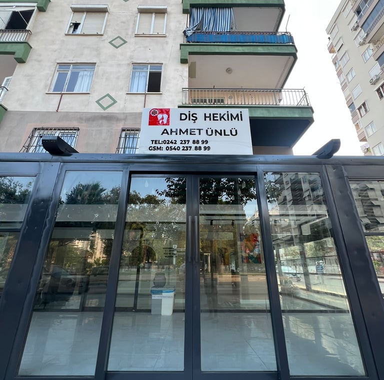 Ahmet Ünlü Ağız ve Diş Sağlığı Muayenehanesi iç mekan görselleri