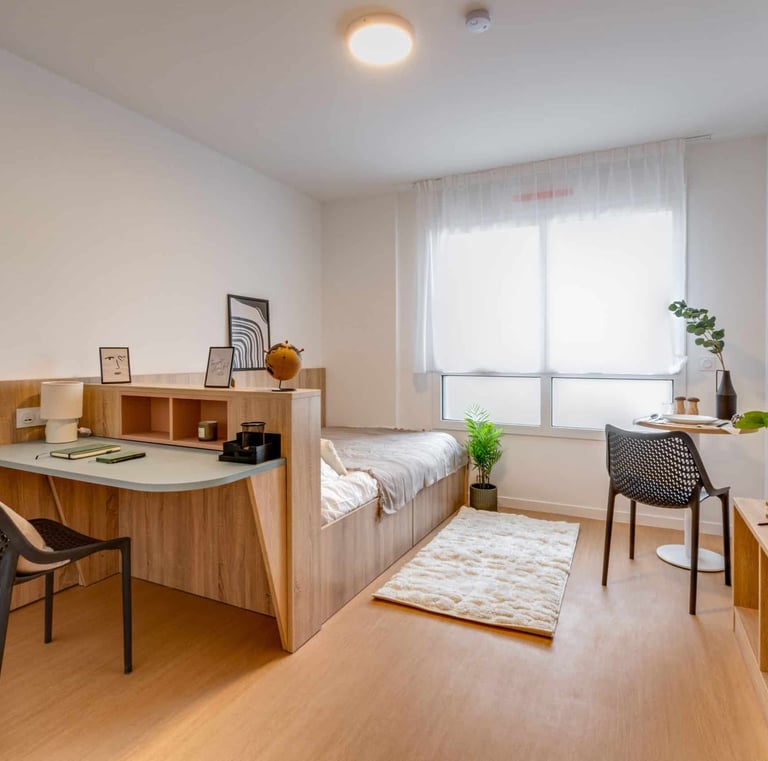 Studio neuf Gif Sur Yvette-Upsilon