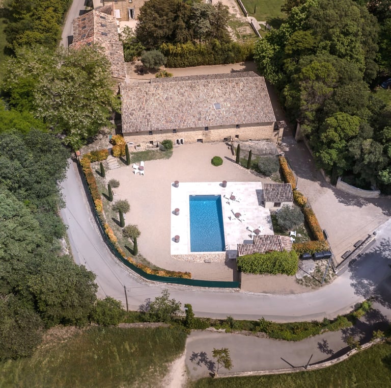 photo aérienne abbaye Grand Gigognan