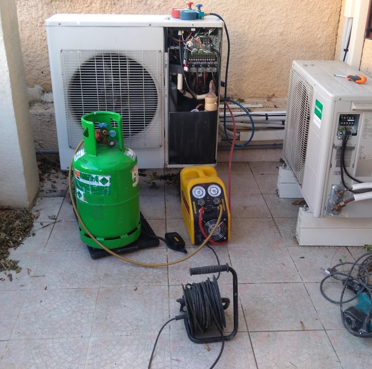Refrigerant charge recovery.