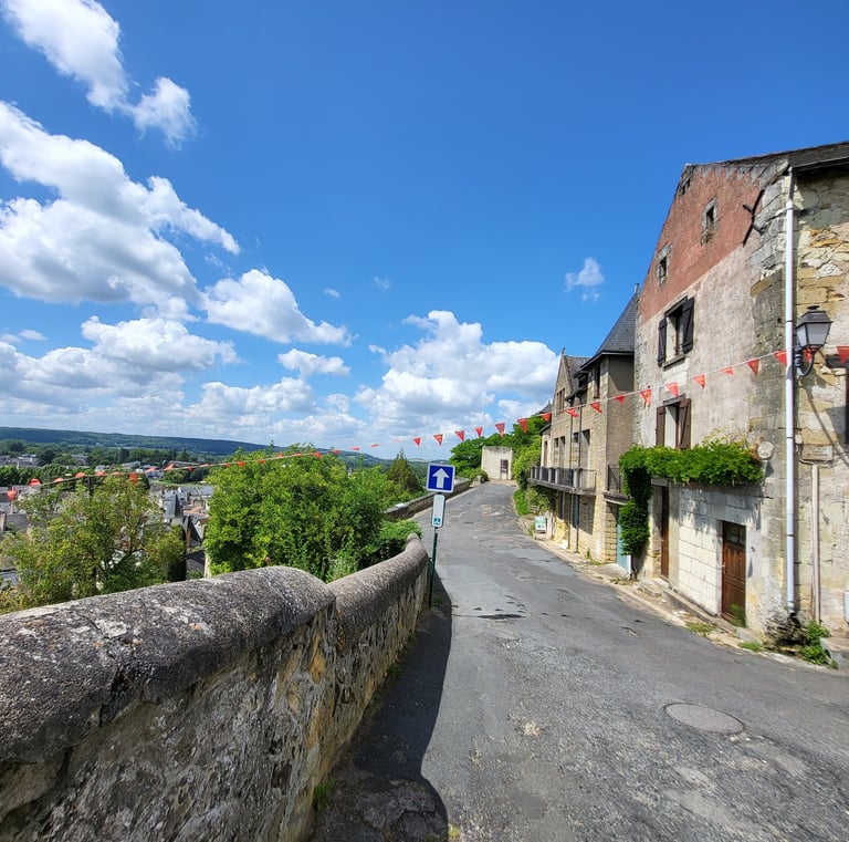 chambres d hotes a Chinon pres du chateau, Bed and breakfast Loire Valley