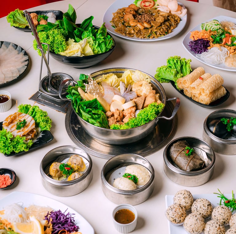 Berbagai pilihan menu lauk hotpot dan dimsum di Cemara Hotpot