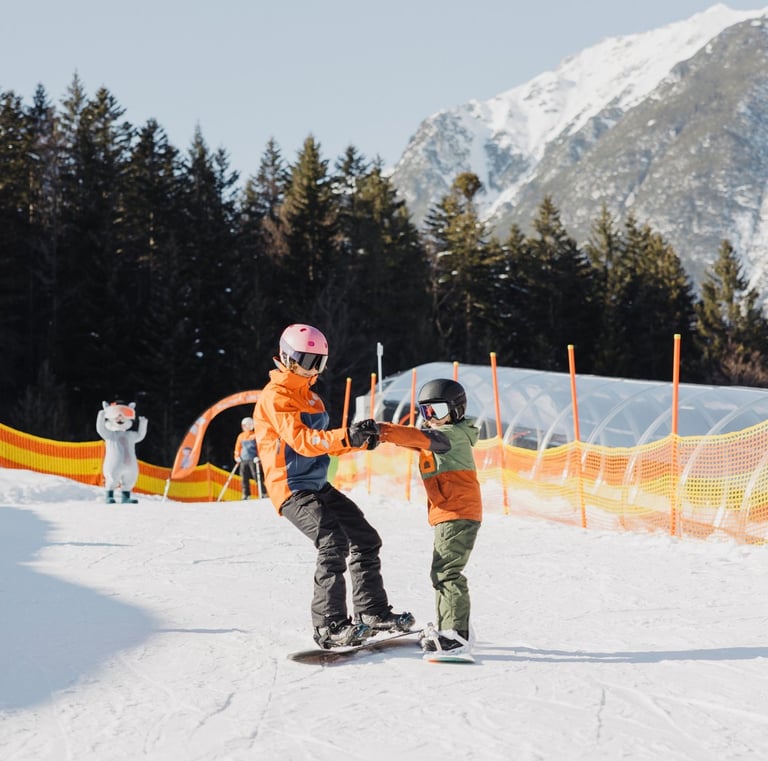 kinder snowboardkurs mit ski und snowboardschule Katzenkopf