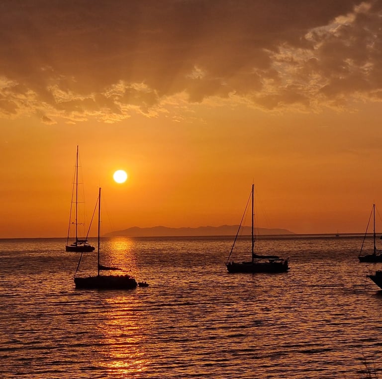 Sommersonnenuntergang auf der Insel Elba