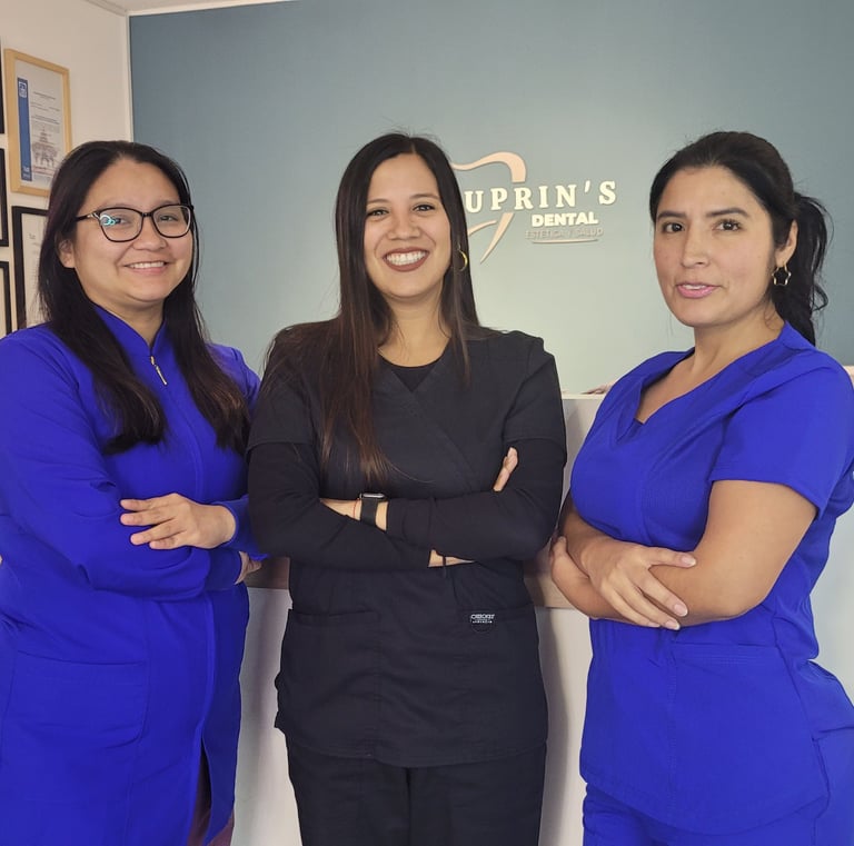 Doctoras Especialistas en Implantes Dentales y Ortodoncia - Lima San Miguel