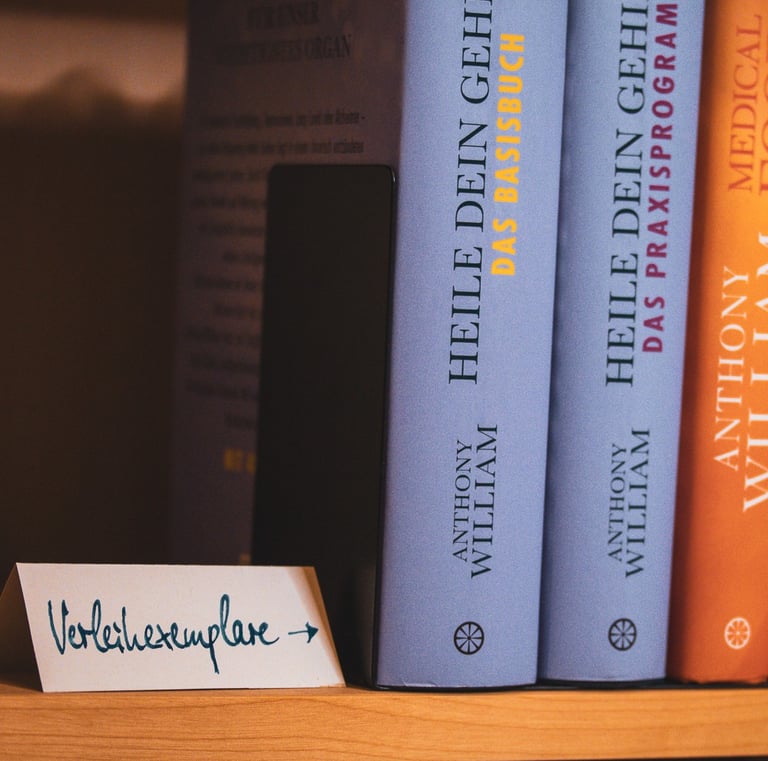 Bücher in der Praxis von Silke Gesing in Kiel