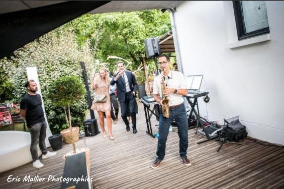 Entrée en salle pour un mariage en 2021